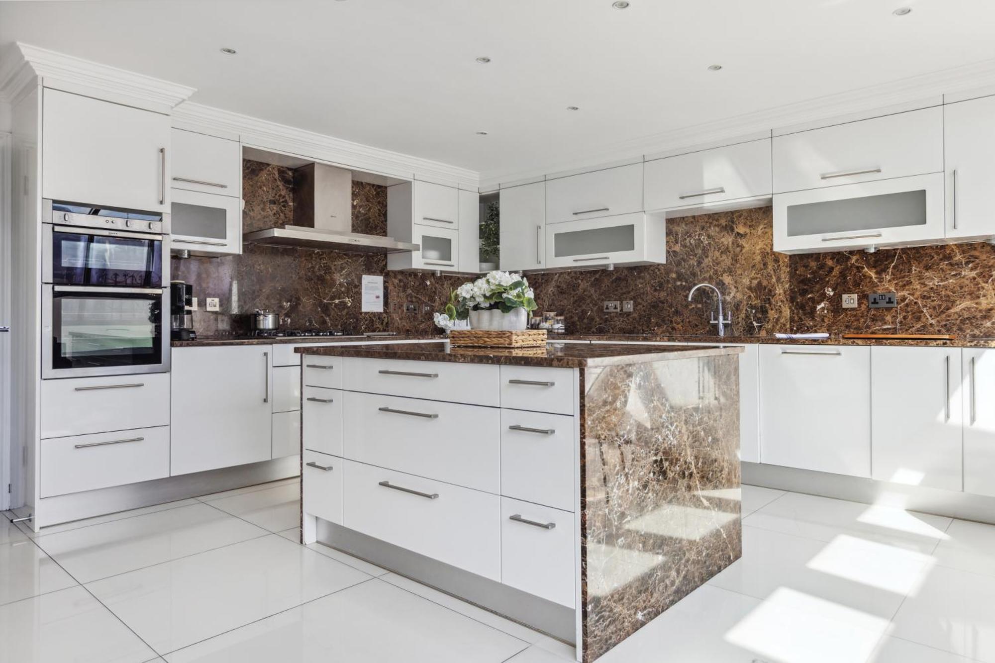 Apartahotel Mayfair House 5*