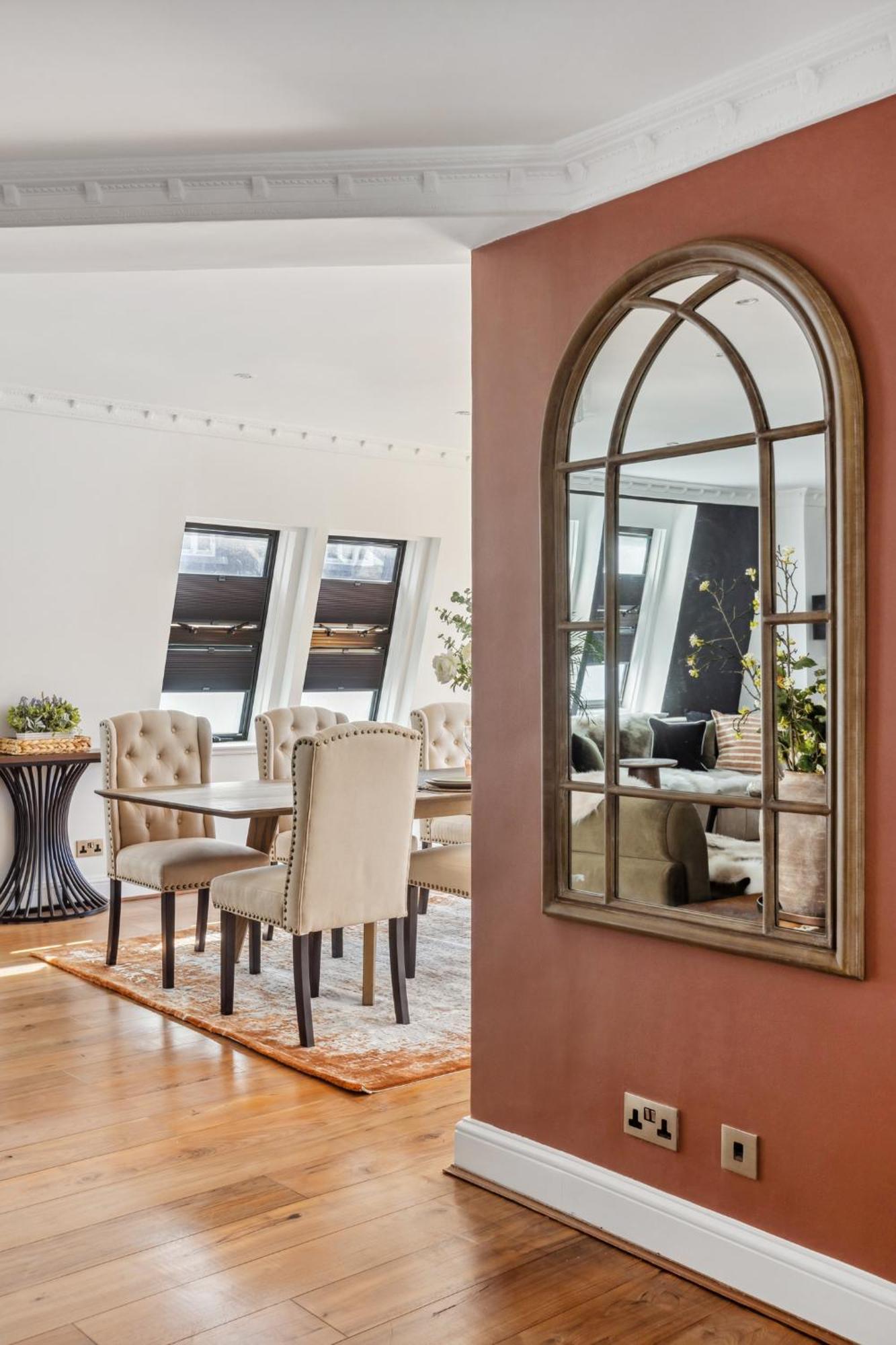 Apartahotel Mayfair House 5*