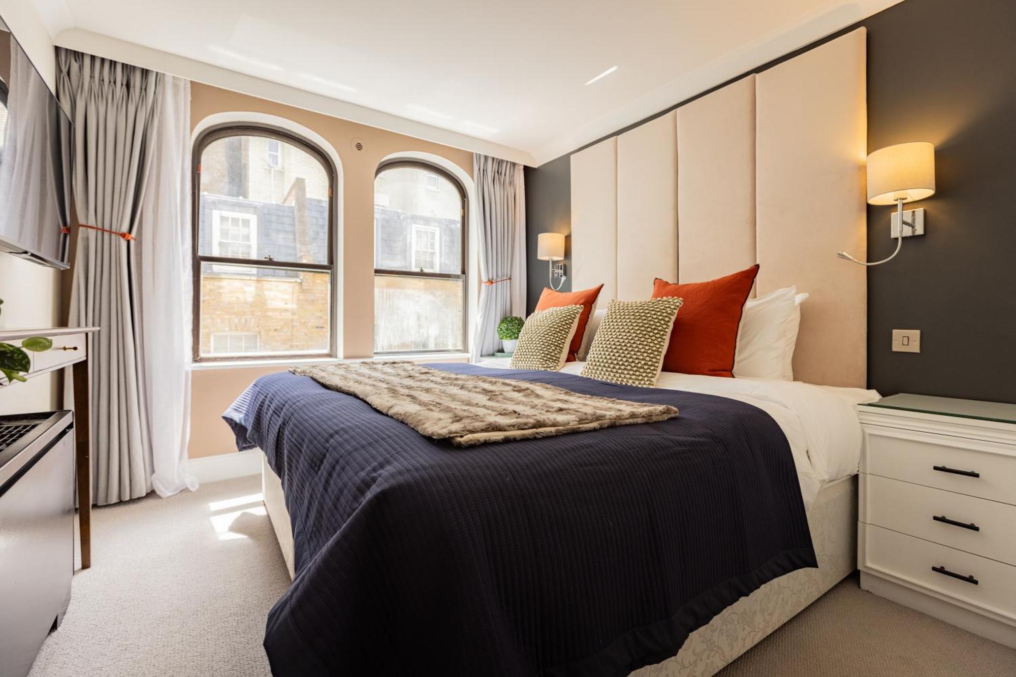 Mayfair House Aparthotel 5*