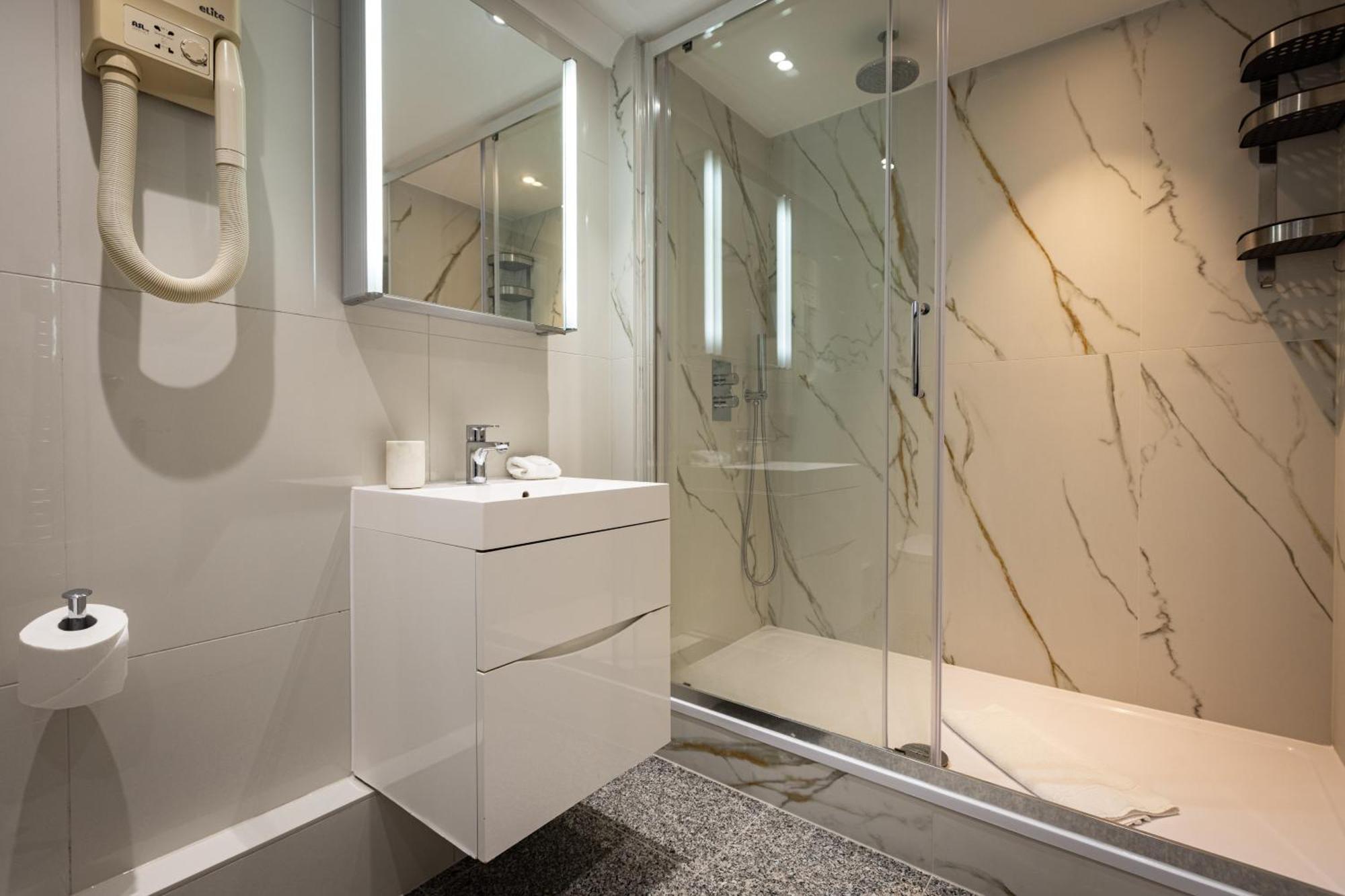 Mayfair House Aparthotel